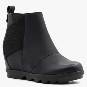 Athlefit black wedge boots, size 8. Brand New!